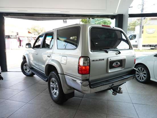 TOYOTA-HILUX-2002