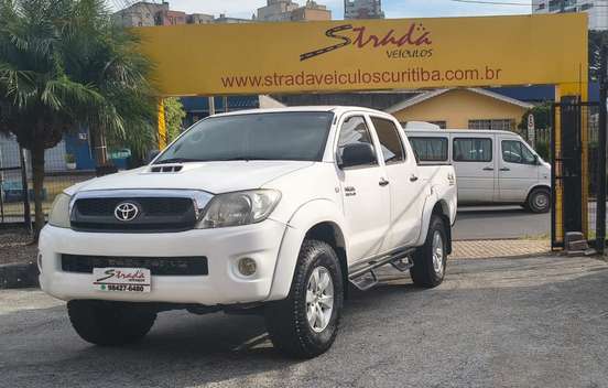 TOYOTA-HILUX-2010