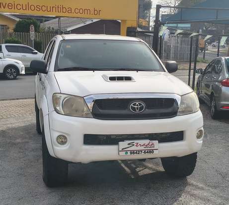 TOYOTA-HILUX-2010