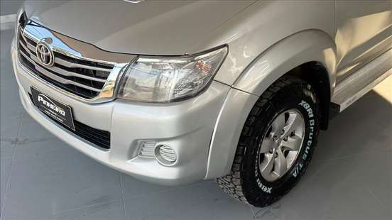 TOYOTA-HILUX-2014