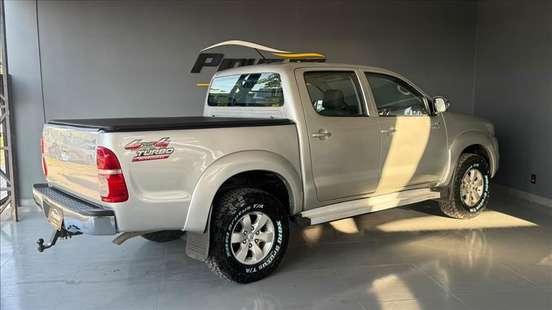 TOYOTA-HILUX-2014