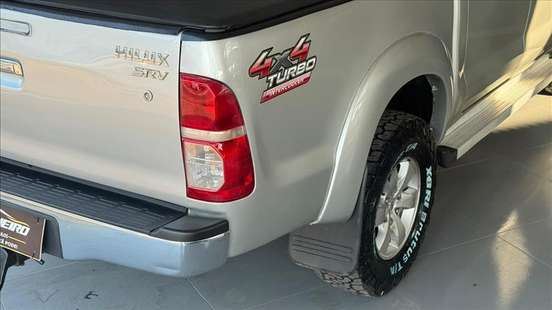 TOYOTA-HILUX-2014