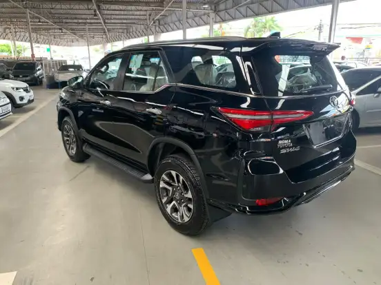 TOYOTA-HILUX SW4-2026