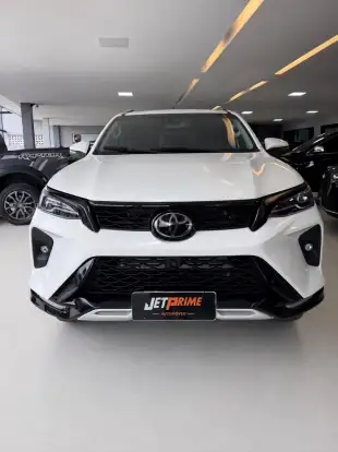 TOYOTA-HILUX SW4-2024