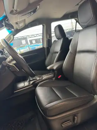 TOYOTA-HILUX SW4-2024