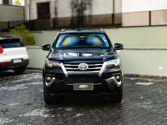 TOYOTA-HILUX SW4-2.8 SRX 4X4 7 LUGARES 16V TURBO INTERCOOLER DIESEL 4P AUTOMÁTICO TOYOTA-HILUX SW4-2019