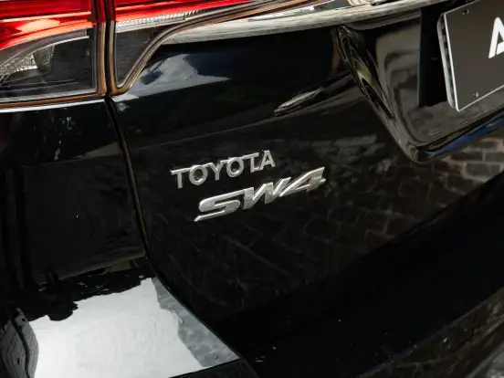 TOYOTA-HILUX SW4-2.8 SRX 4X4 7 LUGARES 16V TURBO INTERCOOLER DIESEL 4P AUTOMÁTICO TOYOTA-HILUX SW4-2019