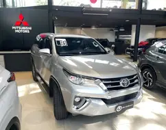 TOYOTA HILUX SW4 2.7 SRV 7 LUGARES 4X2 16V FLEX 4P AUTOMÁTICO TOYOTA HILUX SW4 2.7 SRV 7 LUGARES 4X2 16V FLEX 4P AUTOMÁTICO