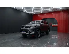 TOYOTA HILUX SW4 2.8 D-4D TURBO DIESEL DIAMOND 7L 4X4 AUTOMÁTICO TOYOTA HILUX SW4 2.8 D-4D TURBO DIESEL DIAMOND 7L 4X4 AUTOMÁTICO