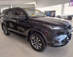 TOYOTA HILUX SW4 2.8 D-4D TURBO DIESEL DIAMOND 7L 4X4 AUTOMÁTICO TOYOTA HILUX SW4 2.8 D-4D TURBO DIESEL DIAMOND 7L 4X4 AUTOMÁTICO