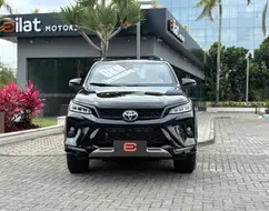 TOYOTA HILUX SW4 2.8 D-4D TURBO DIESEL DIAMOND 7L 4X4 AUTOMÁTICO TOYOTA HILUX SW4 2.8 D-4D TURBO DIESEL DIAMOND 7L 4X4 AUTOMÁTICO