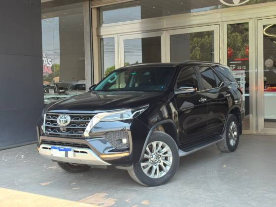 TOYOTA HILUX SW4 2.8 D-4D TURBO DIESEL SRX 4X4 AUTOMÁTICO