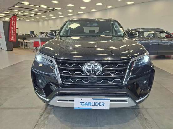 TOYOTA-HILUX SW4-2023