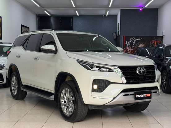 TOYOTA-HILUX SW4-2.8 D-4D TURBO DIESEL SRX 7L 4X4 AUTOMÁTICO TOYOTA-HILUX SW4-2021
