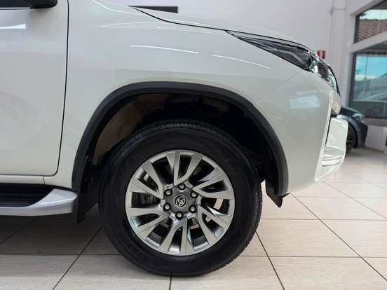 TOYOTA-HILUX SW4-2.8 D-4D TURBO DIESEL SRX 7L 4X4 AUTOMÁTICO TOYOTA-HILUX SW4-2021