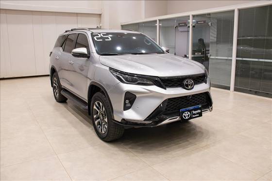 TOYOTA HILUX SW4 2.8 D-4D TURBO DIESEL SRX PLATINUM 4X4 AUTOMÁTICO