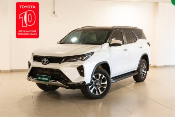 TOYOTA HILUX SW4 2.8 D-4D TURBO DIESEL SRX PLATINUM 4X4 AUTOMÁTICO