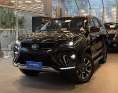 TOYOTA HILUX SW4 2.8 D-4D TURBO DIESEL SRX PLATINUM 7L 4X4 AUTOMÁTICO TOYOTA HILUX SW4 2.8 D-4D TURBO DIESEL SRX PLATINUM 7L 4X4 AUTOMÁTICO