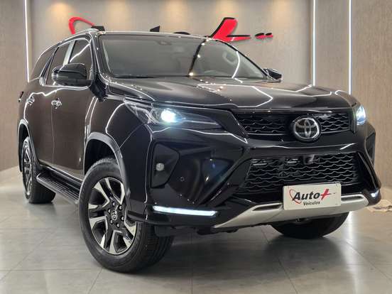 TOYOTA-HILUX SW4-2.8 D-4D TURBO DIESEL SRX PLATINUM 7L 4X4 AUTOMÁTICO TOYOTA-HILUX SW4-2024