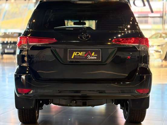 TOYOTA-HILUX SW4-2.8 SRX 4X4 16V TURBO INTERCOOLER DIESEL 4P AUTOMÁTICO TOYOTA-HILUX SW4-2018