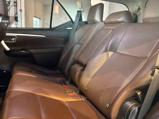 TOYOTA-HILUX SW4-2018