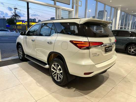 TOYOTA-HILUX SW4-2020