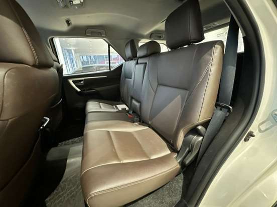 TOYOTA-HILUX SW4-2020
