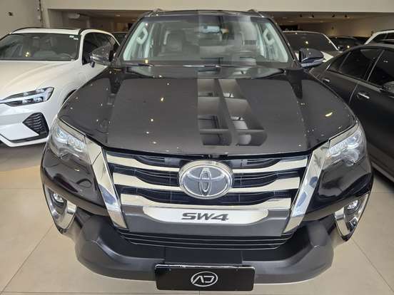 TOYOTA-HILUX SW4-2.8 SRX 4X4 7 LUGARES 16V TURBO INTERCOOLER DIESEL 4P AUTOMÁTICO TOYOTA-HILUX SW4-2019