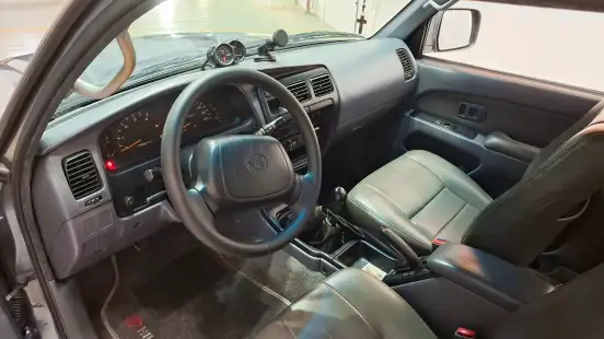 TOYOTA-HILUX SW4-1996