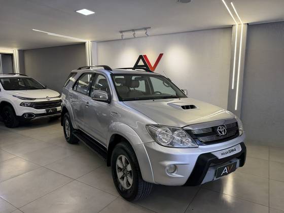 TOYOTA HILUX SW4 3.0 SRV 4X4 16V TURBO INTERCOOLER DIESEL 4P AUTOMÁTICO