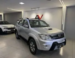 TOYOTA HILUX SW4 3.0 SRV 4X4 16V TURBO INTERCOOLER DIESEL 4P AUTOMÁTICO TOYOTA HILUX SW4 3.0 SRV 4X4 16V TURBO INTERCOOLER DIESEL 4P AUTOMÁTICO