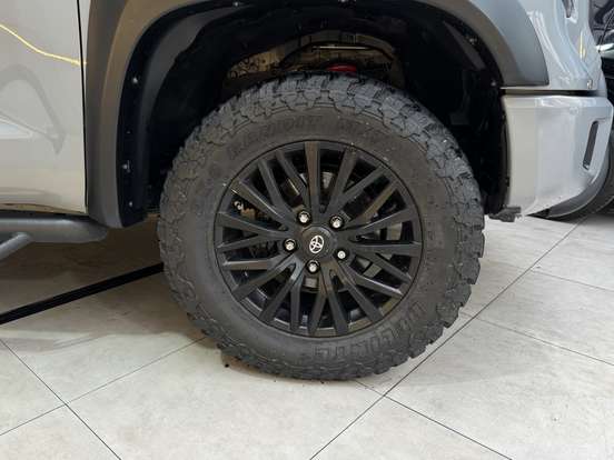 TOYOTA-TUNDRA-2017