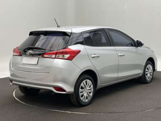 TOYOTA-YARIS-2022