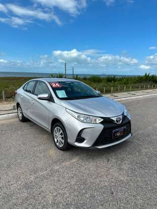 TOYOTA-YARIS-2024