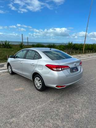 TOYOTA-YARIS-2024