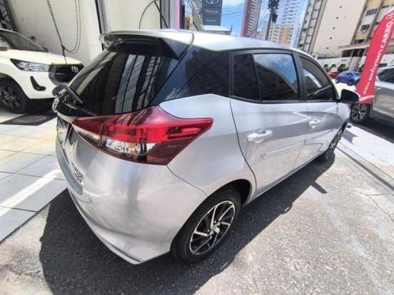 TOYOTA-YARIS-2022