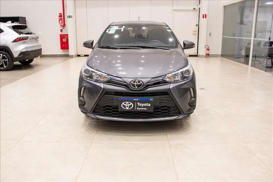 TOYOTA-YARIS-2023