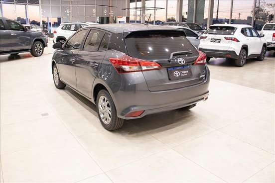 TOYOTA-YARIS-2023