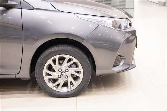TOYOTA-YARIS-2023