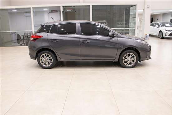 TOYOTA-YARIS-2023