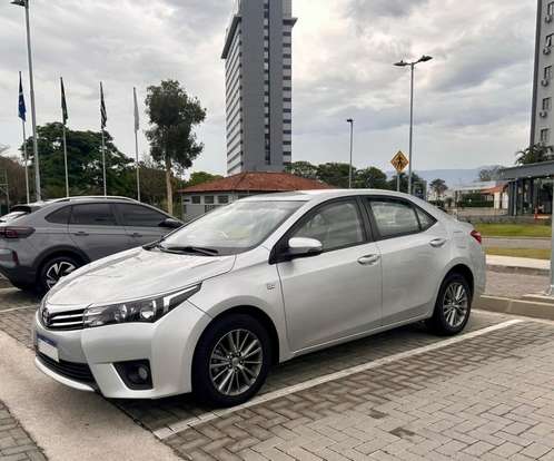 TOYOTA-COROLLA-2015