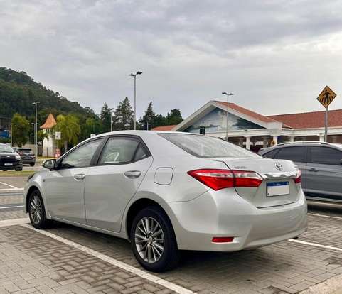 TOYOTA-COROLLA-2015