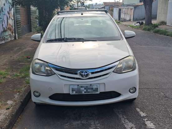 TOYOTA-ETIOS-1.5 XLS SEDAN 16V FLEX 4P MANUAL TOYOTA-ETIOS-2014