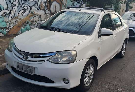 TOYOTA-ETIOS-2014