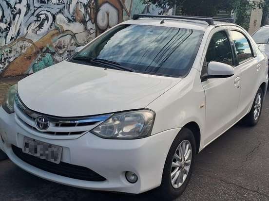 TOYOTA-ETIOS-1.5 XLS SEDAN 16V FLEX 4P MANUAL TOYOTA-ETIOS-2014