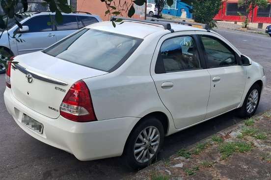 TOYOTA-ETIOS-2014