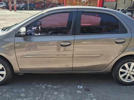TOYOTA-ETIOS-1.5 X PLUS SEDAN 16V FLEX 4P AUTOMÁTICO TOYOTA-ETIOS-2018