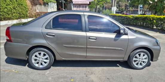 TOYOTA-ETIOS-2018