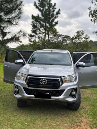 TOYOTA-HILUX-2019