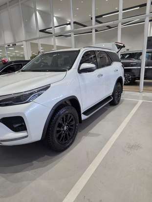 TOYOTA-HILUX SW4-2022